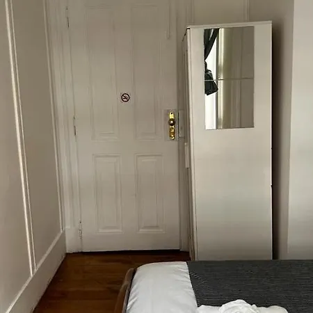 Δωμάτια σε οικογενειακή κατοικία Apartamento Conde Do Redondo