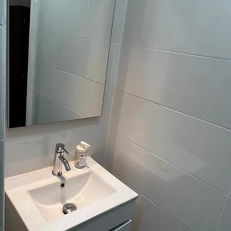 Apartamento Conde Do Redondo Δωμάτια σε οικογενειακή κατοικία Lisboa
